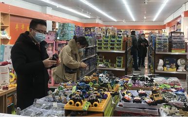 漢口北玩具訂貨會(huì)火熱開啟 益智玩具與新春公仔引領(lǐng)備貨新風(fēng)潮